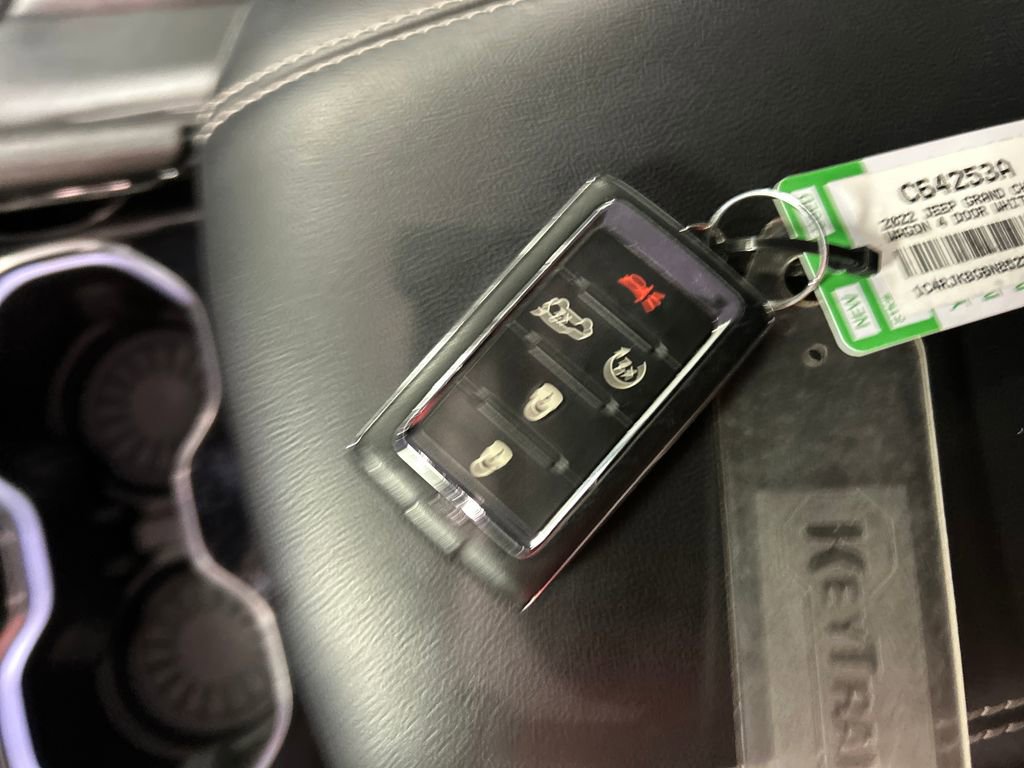 Used 2022 Jeep Grand Cherokee L Limited image 22