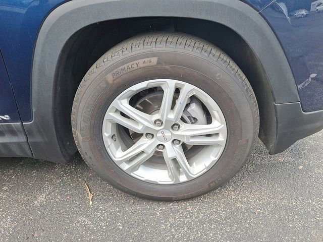 Used 2022 GMC Terrain SLE w/ Driver Convenience Package image 4