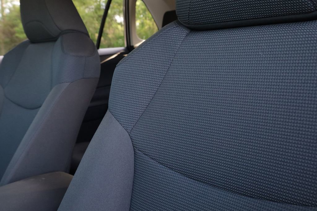 Used 2025 Toyota RAV4 LE image 12