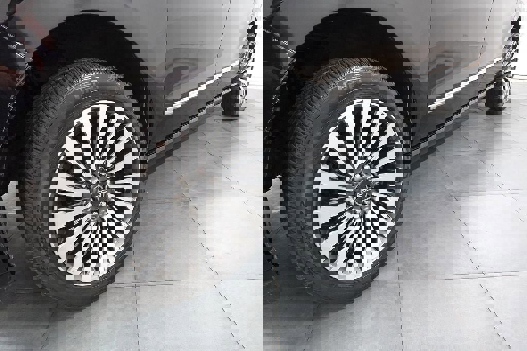 Used 2021 Lincoln Navigator L Reserve image 31