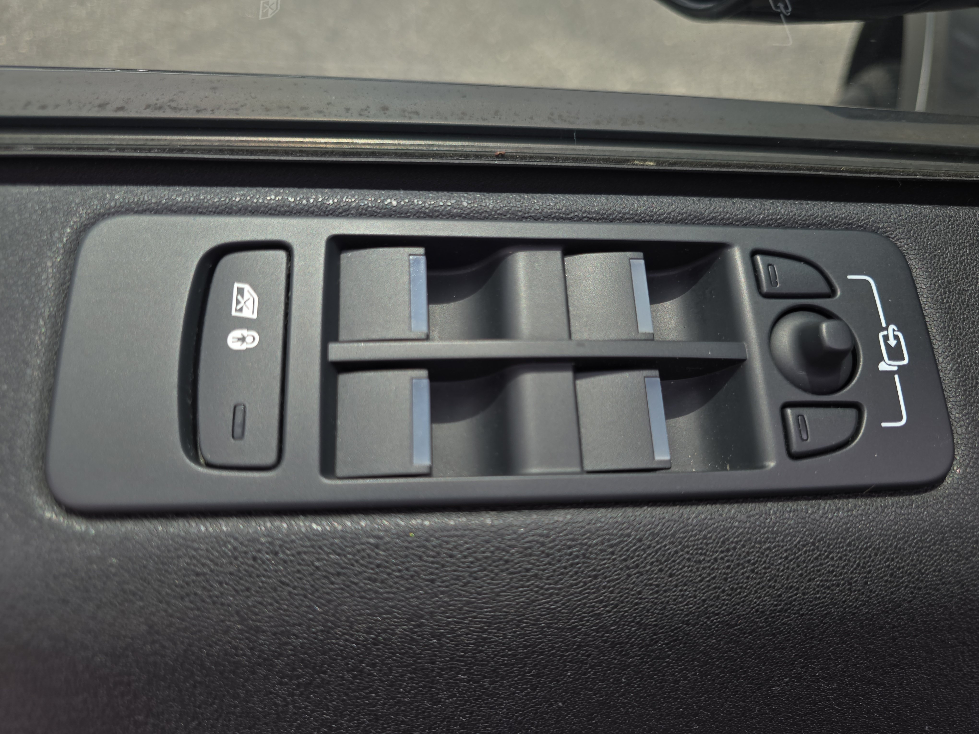 Used 2019 Land Rover Discovery Sport AWD/4WD image 29