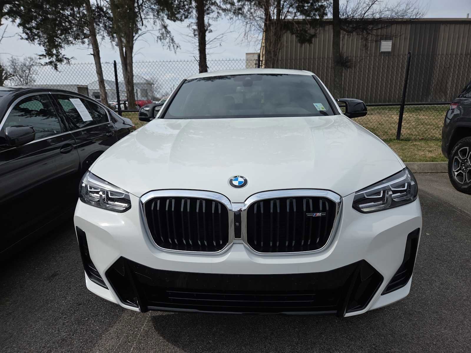 Used 2025 BMW X4 M40i w/ Premium Package image 11
