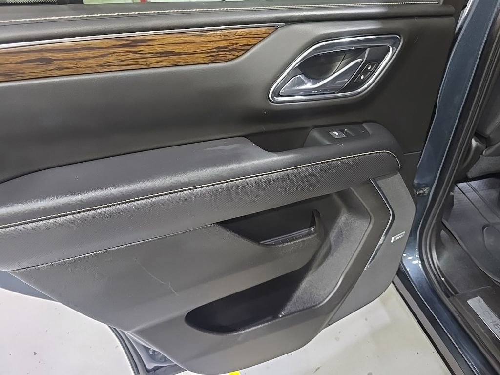 Used 2021 Chevrolet Tahoe Premier w/ Premium Package image 15