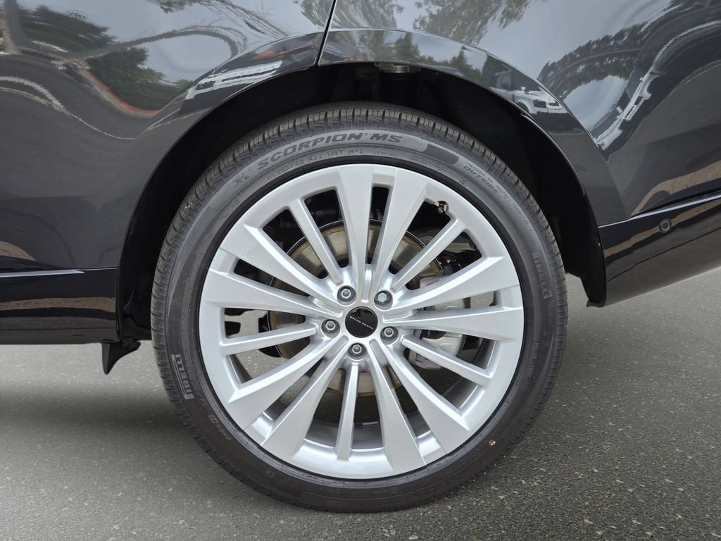 New 2026 Land Rover Range Rover Long Wheelbase SE AWD/4WD image 35