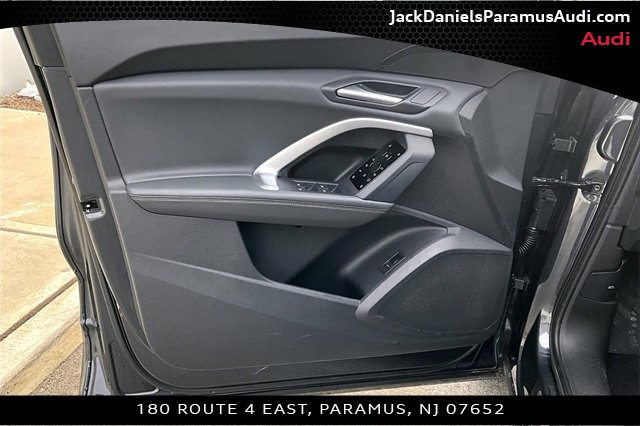 Used 2025 Audi Q5 Premium w/ Convenience Package image 16