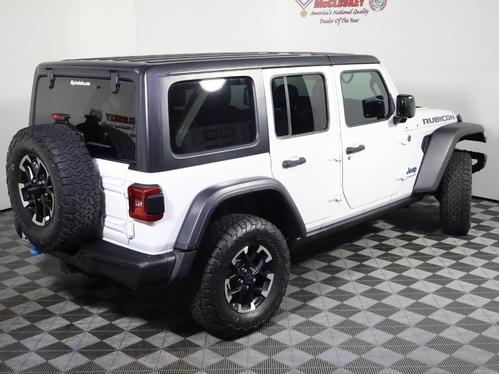 Used 2024 Jeep Wrangler Unlimited Rubicon 4xe w/ Capability Package AWD/4WD image 4