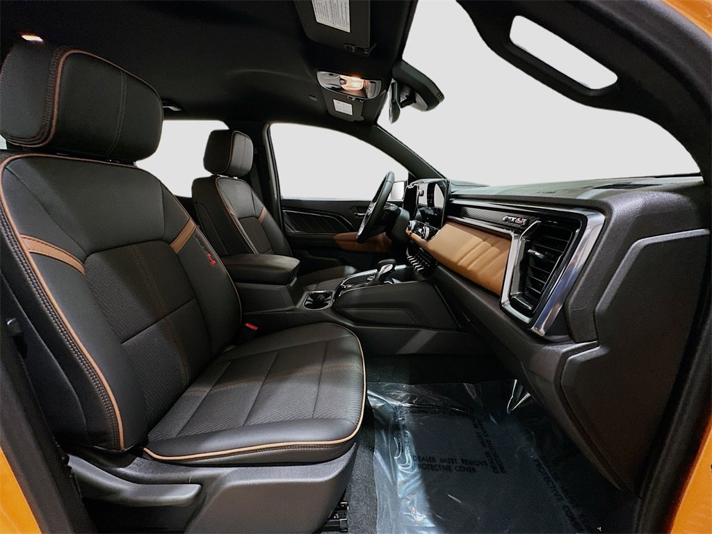 Used 2025 GMC Canyon AT4 image 29