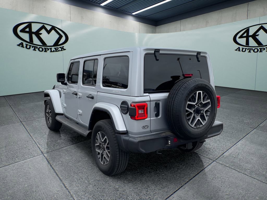 Used 2024 Jeep Wrangler Unlimited Sahara AWD/4WD image 5