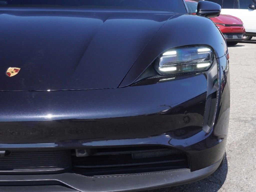 Used 2022 Porsche Taycan RWD image 18