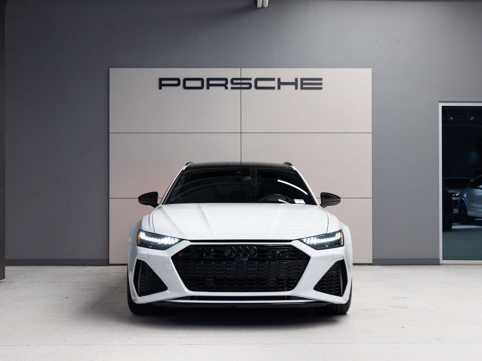Used 2021 Audi RS 6 w/ Executive Package AWD/4WD image 10