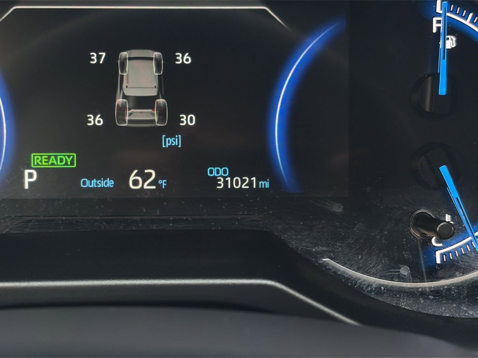 Used 2025 Toyota RAV4 LE image 39