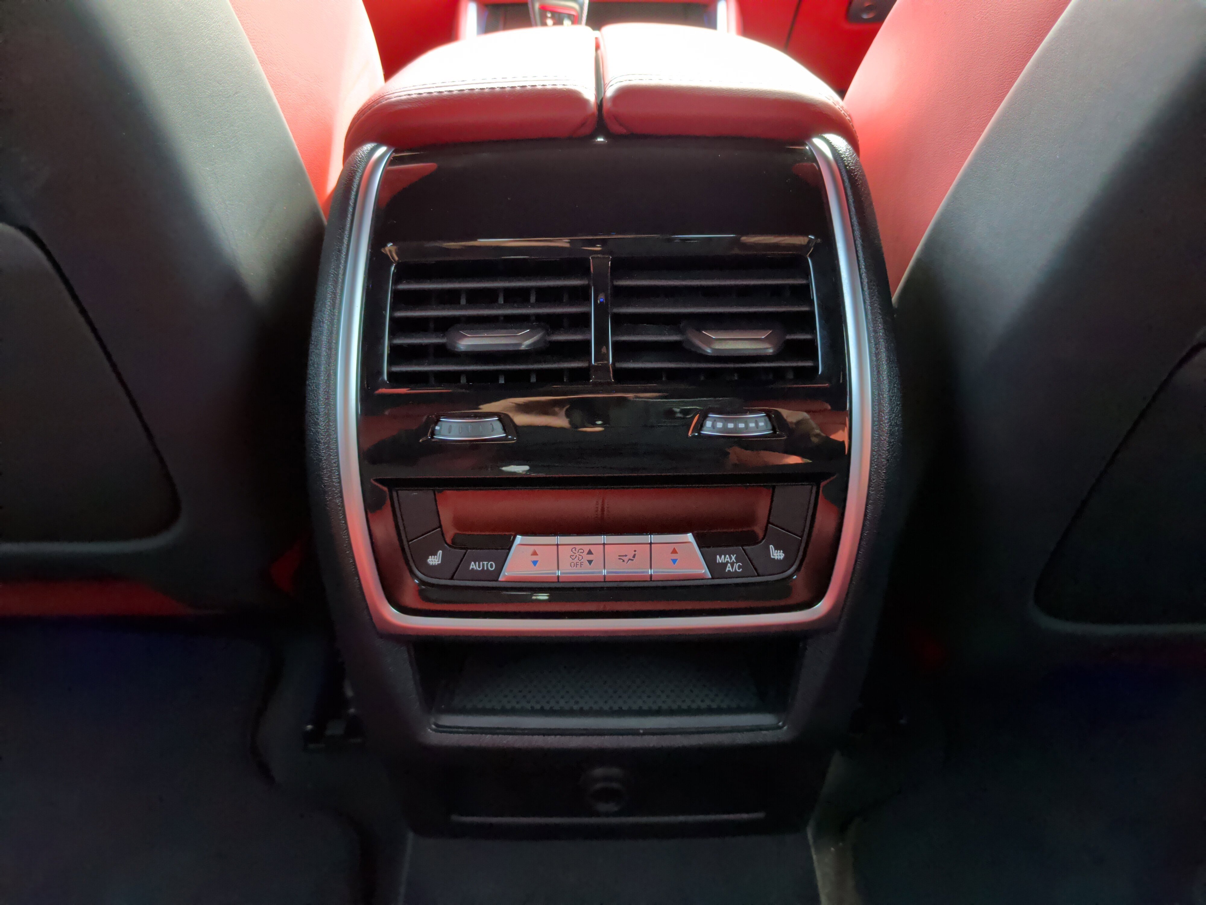 Used 2022 BMW X6 M Competition w/ Competition Package image 37