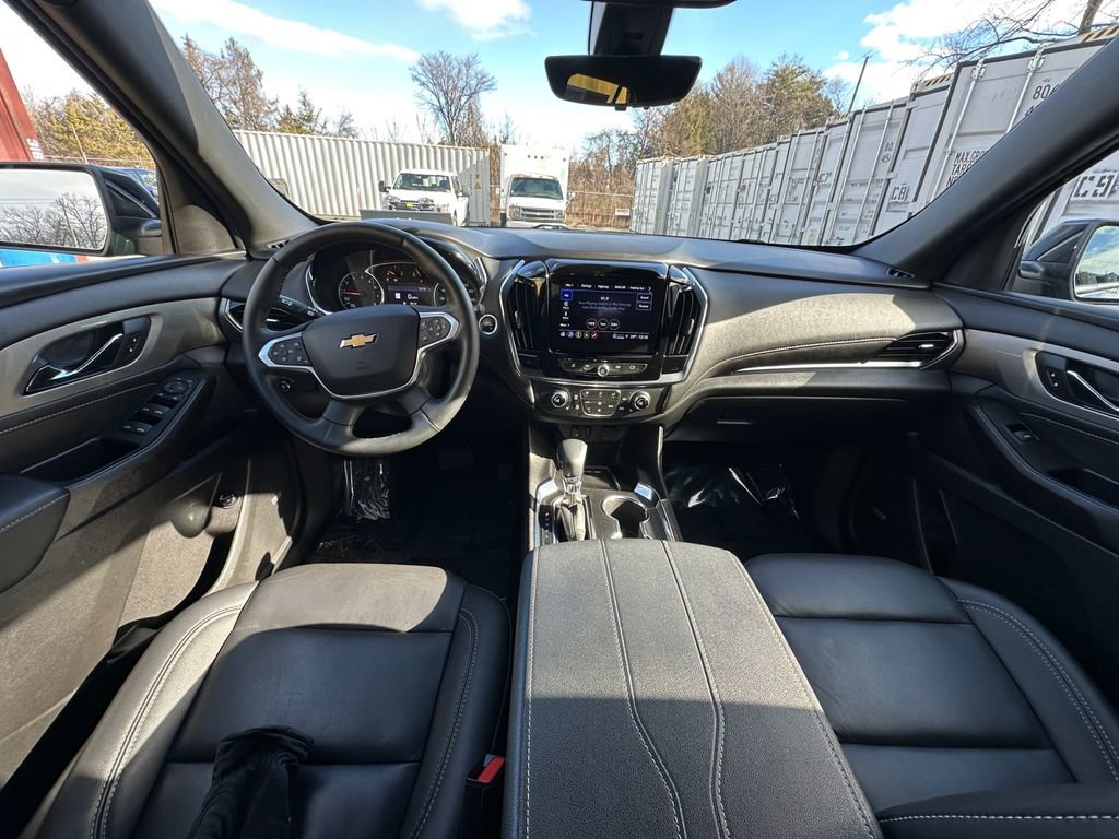 Used 2023 Chevrolet Traverse LT w/ LT Premium Package image 23