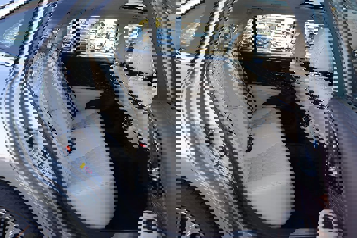 Used 2018 Lexus LS 500 w/ Interior Upgrade Package image 48