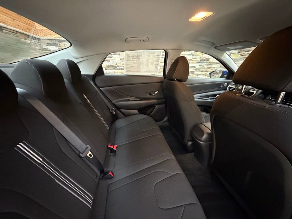 Certified 2023 Hyundai Elantra SEL w/ Convenience Package image 29