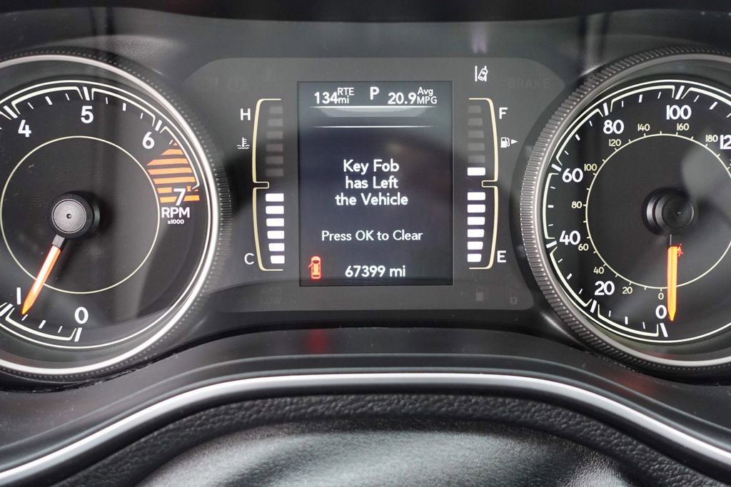 Used 2021 Jeep Cherokee Latitude Plus w/ Sun & Sound Group image 17