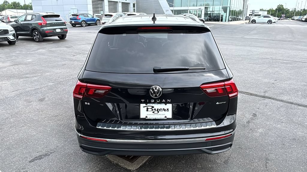 Used 2023 Volkswagen Tiguan SE w/ Panoramic Sunroof Package AWD/4WD image 30