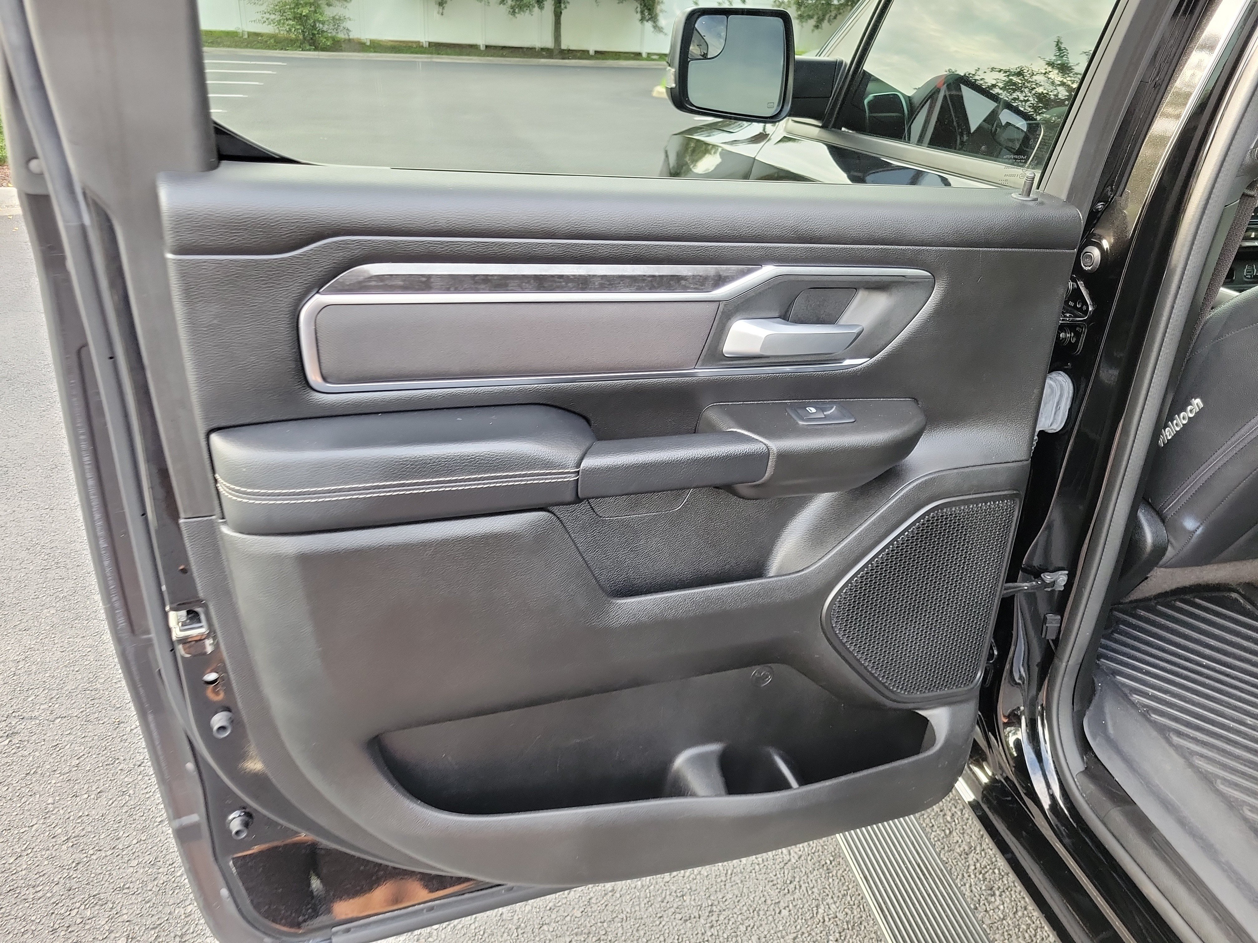 Used 2024 RAM 1500 Big Horn AWD/4WD image 30