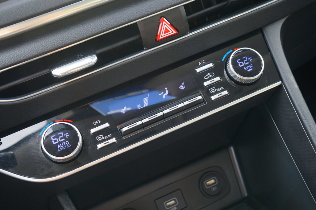 Certified 2023 Hyundai Sonata SEL FWD image 18