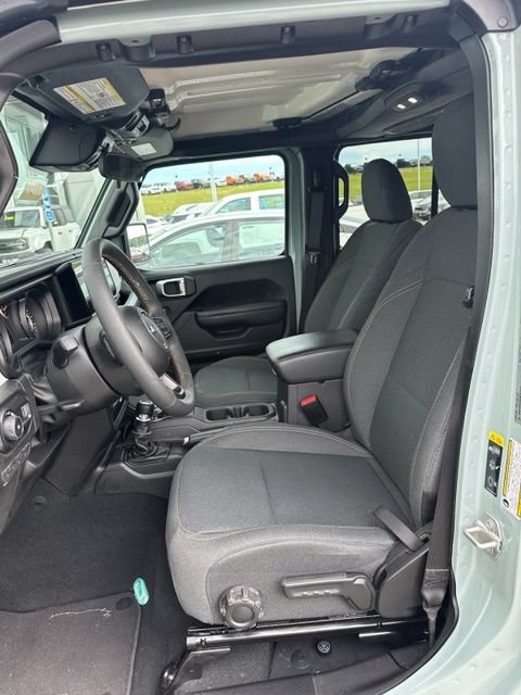 Used 2024 Jeep Wrangler Unlimited Sport AWD/4WD image 7