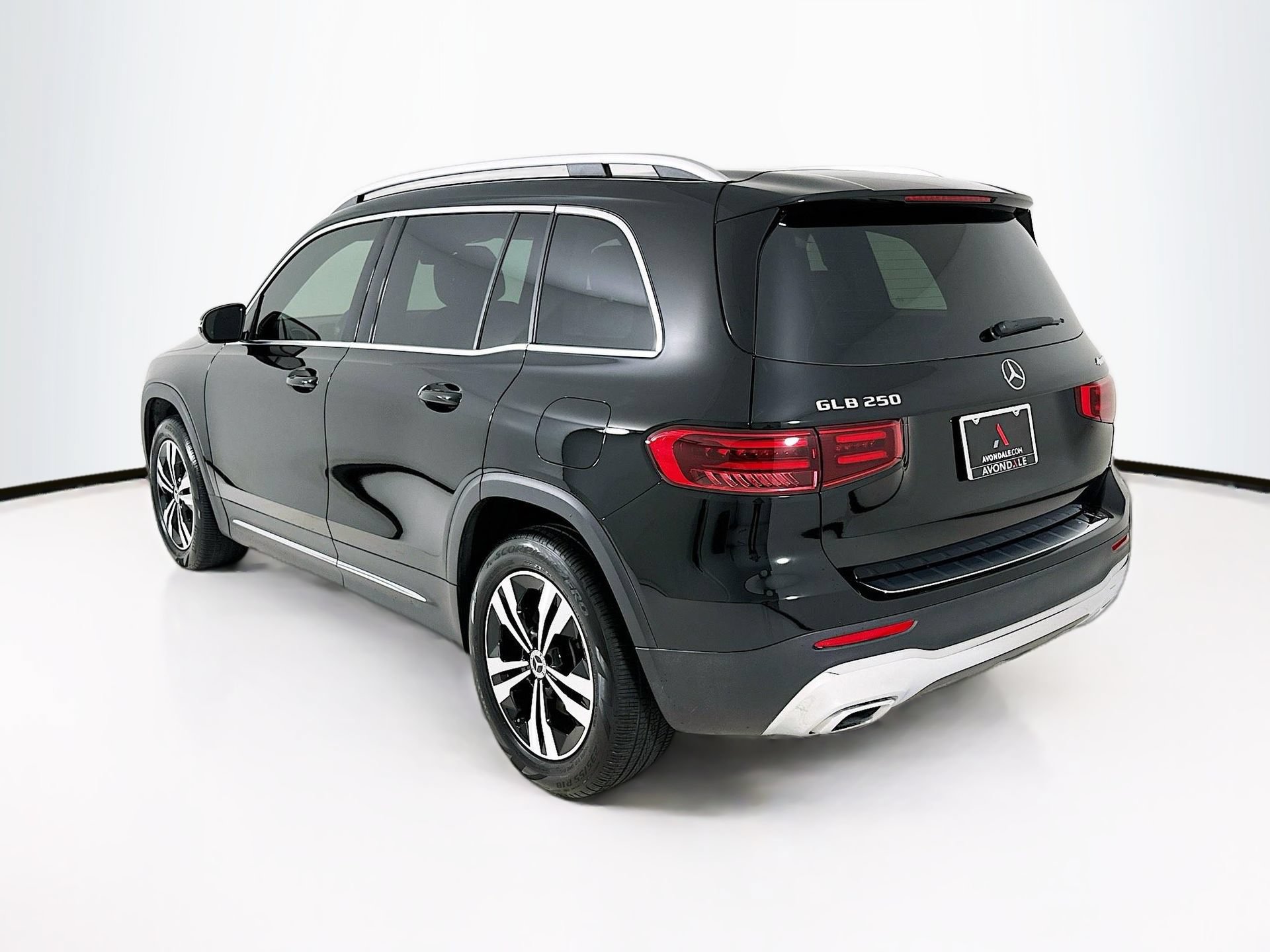 Used 2026 Mercedes-Benz GLB 250 4MATIC image 6