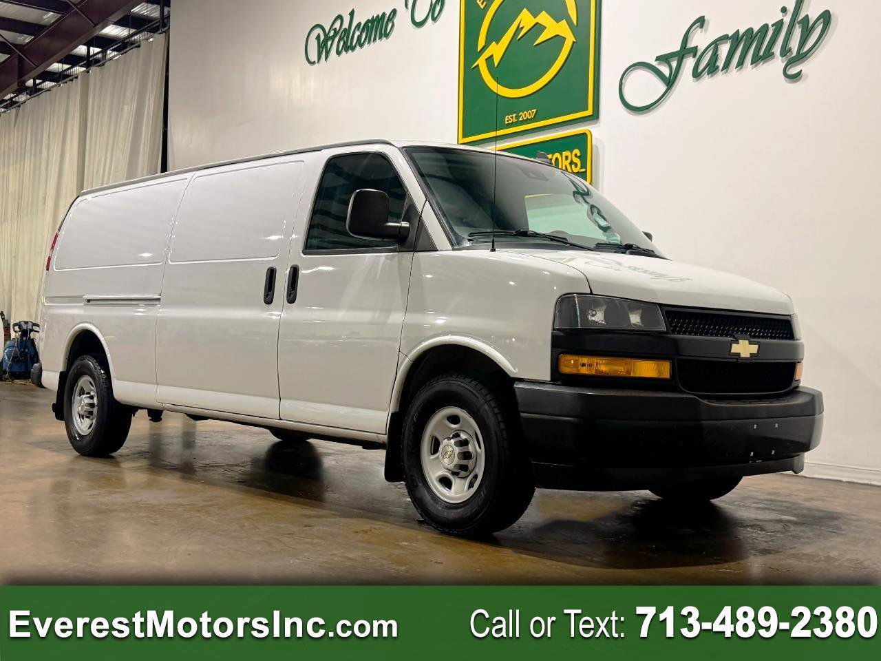 Used 2020 Chevrolet Express 3500 Extended w/ Driver Convenience Package RWD image 1