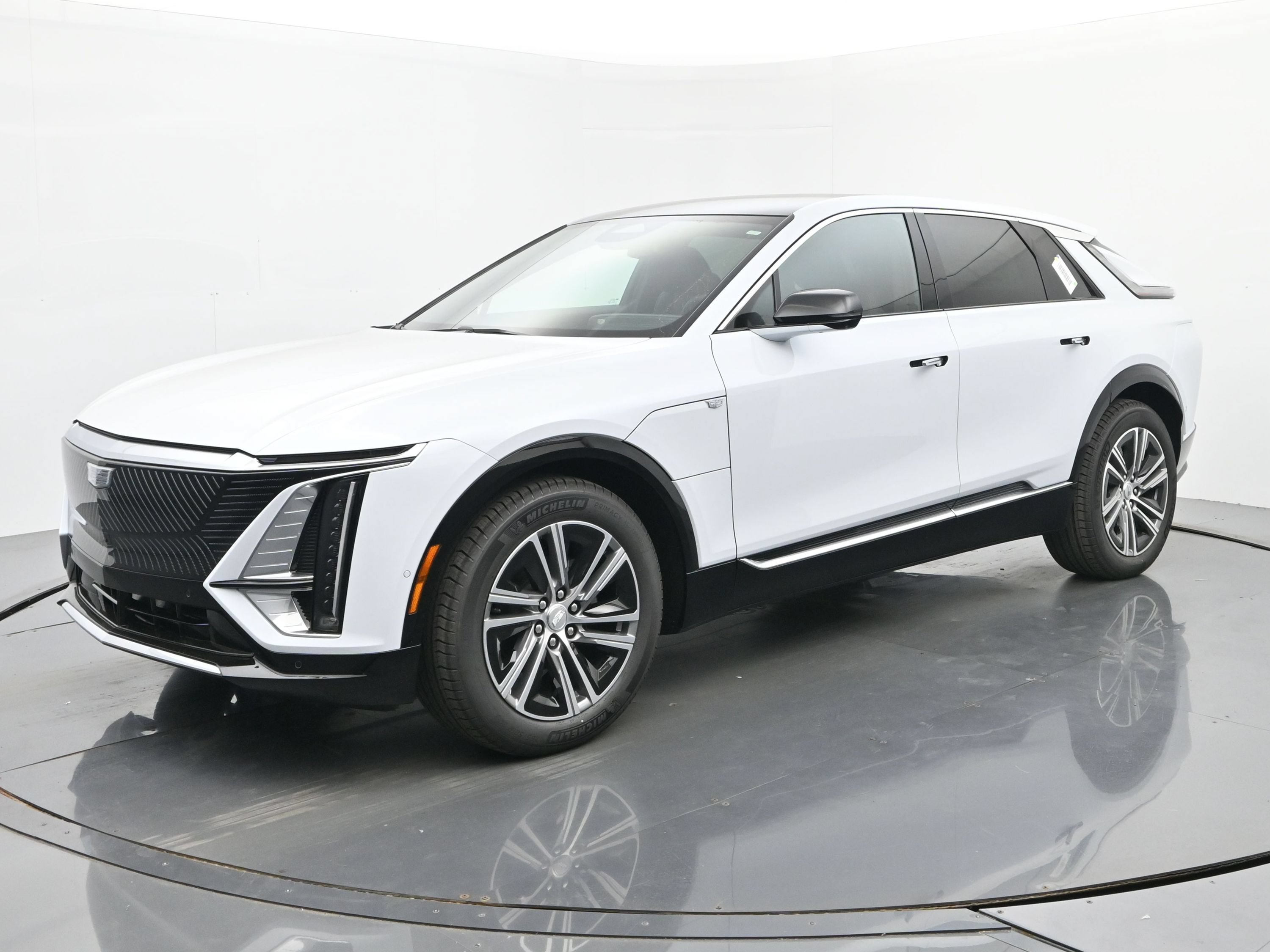 New 2026 Cadillac Lyriq Luxury w/ LPO, Floor Liner Package