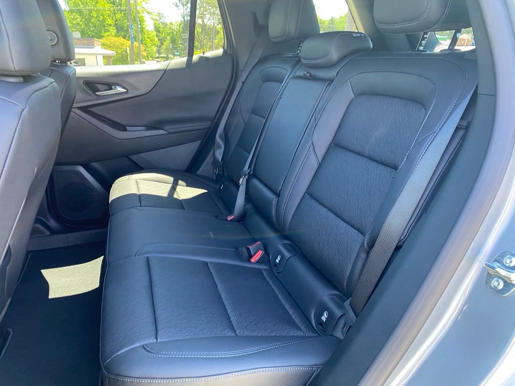 New 2026 Chevrolet Equinox LT w/ Convenience Package II FWD image 17
