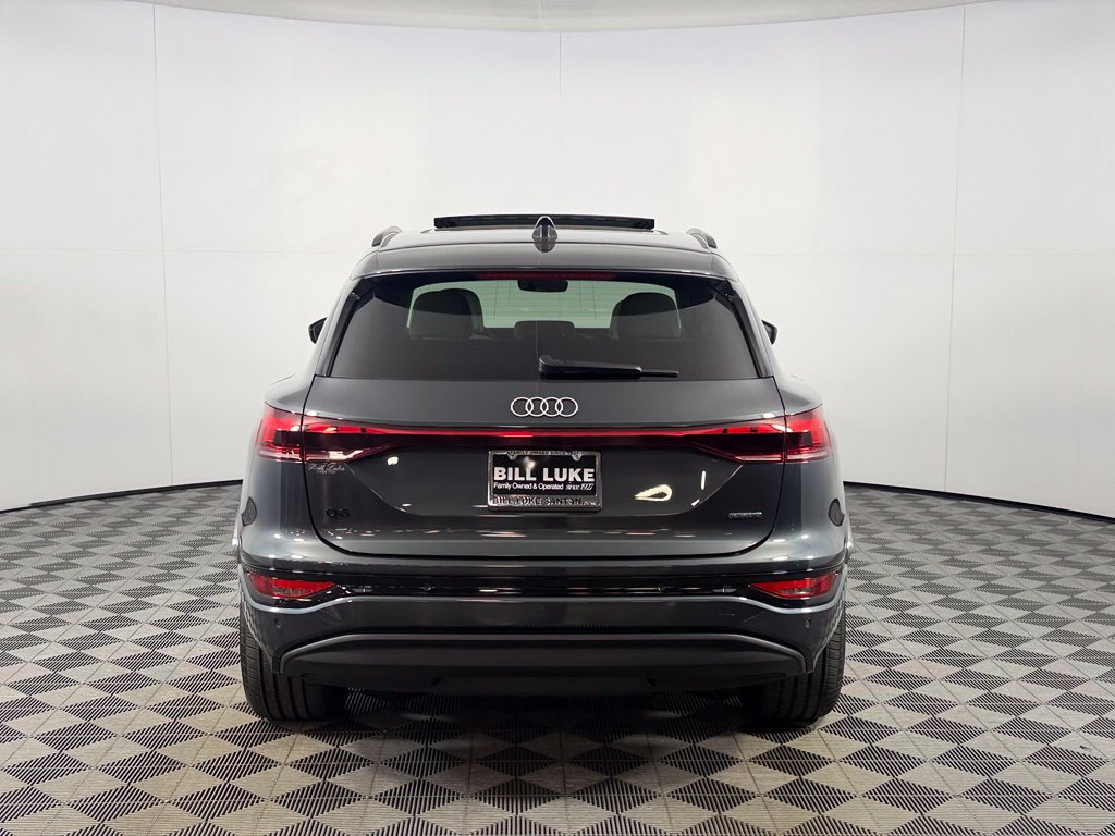 Used 2025 Audi Q6 e-tron Prestige w/ 20" Wheel Package AWD/4WD image 7