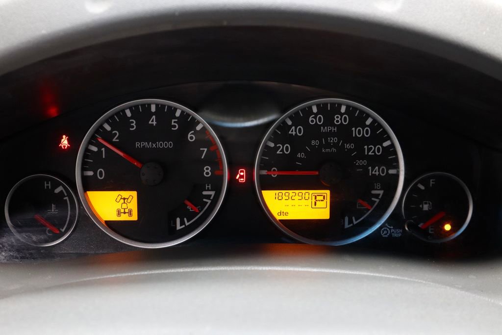 Used 2011 Nissan Frontier SL image 29