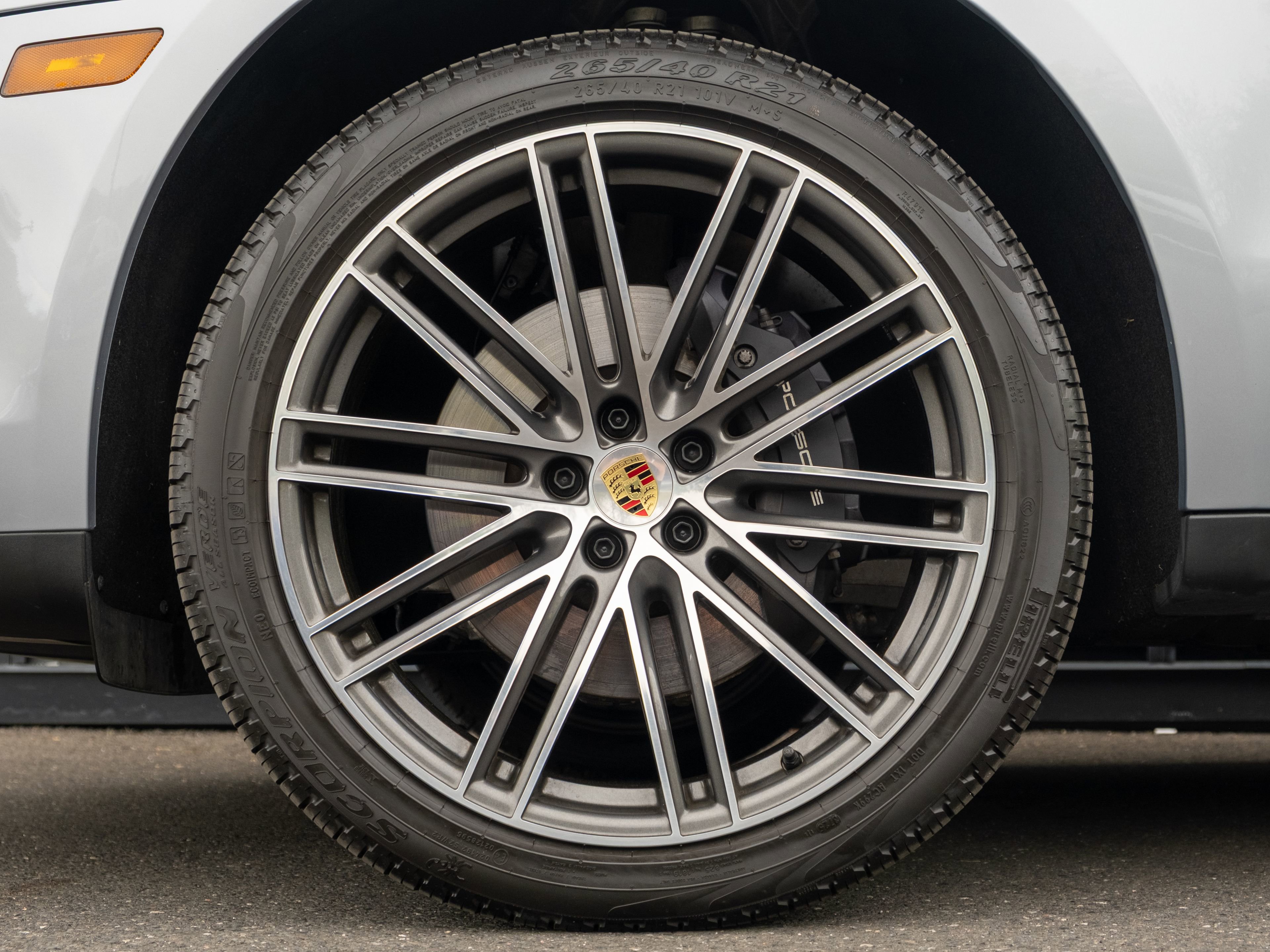 Certified 2026 Porsche Macan AWD/4WD image 12