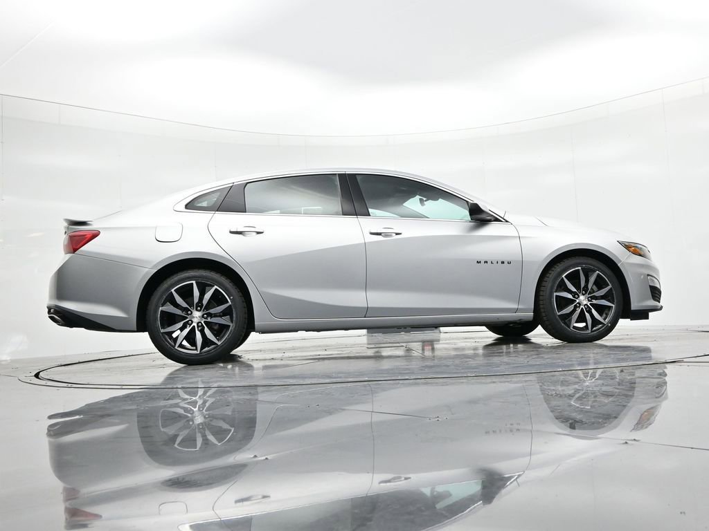 Used 2022 Chevrolet Malibu RS image 21