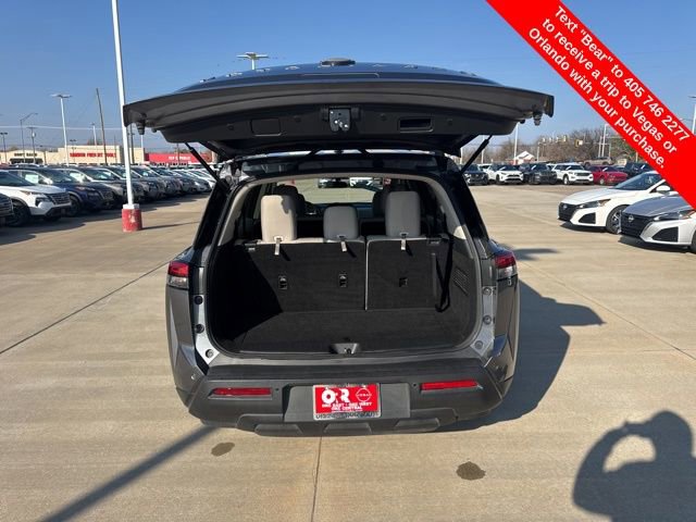 Used 2024 Nissan Pathfinder SV image 14