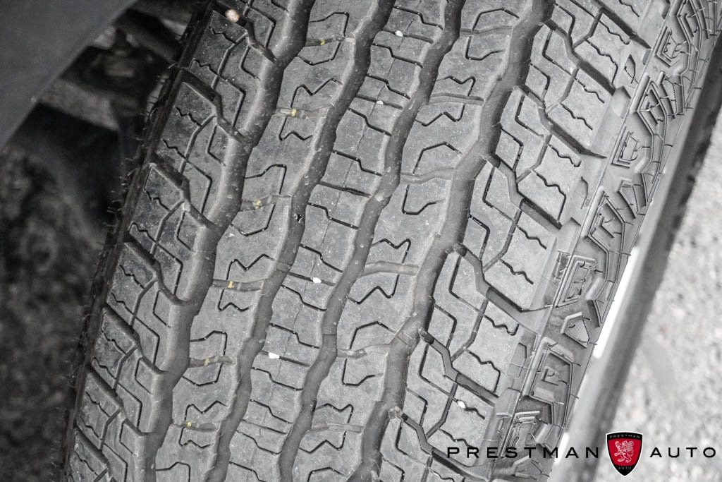 Used 2018 Chevrolet Tahoe Premier AWD/4WD image 13