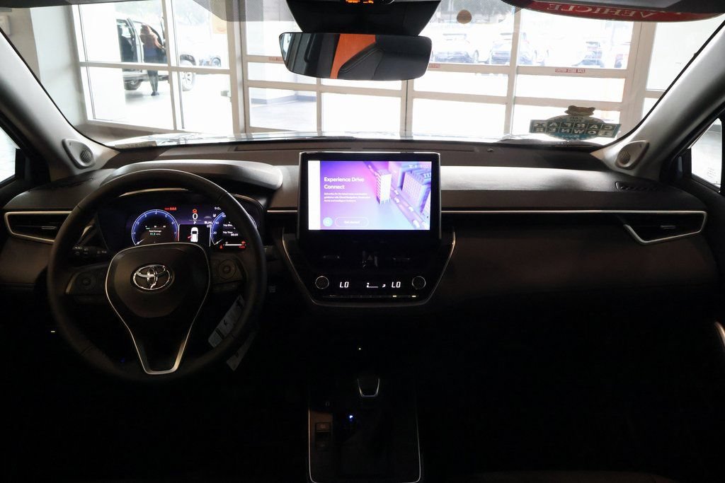 Used 2026 Toyota Corolla Cross XLE w/ Convenience Package FWD image 6