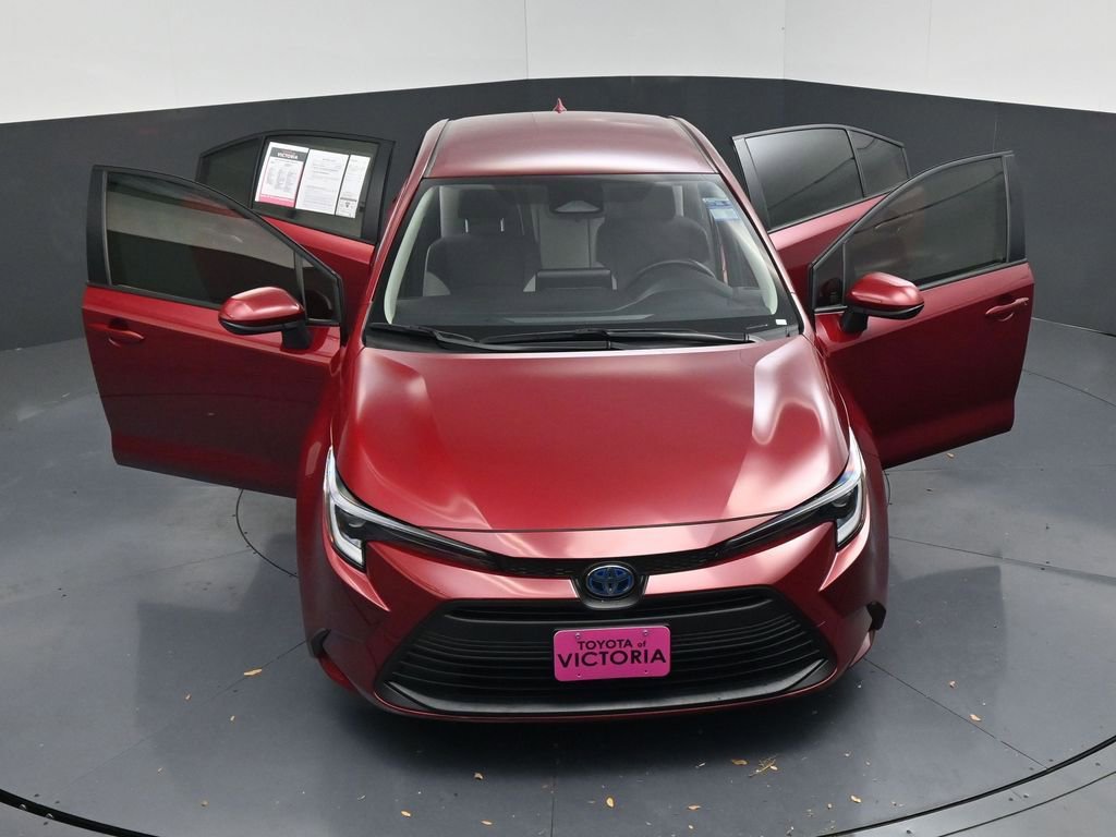 Used 2025 Toyota Corolla LE image 23
