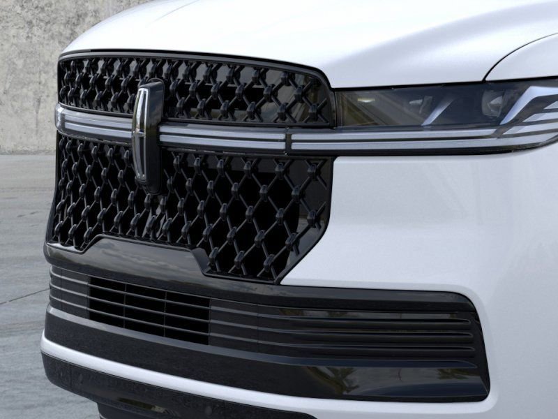 New 2026 Lincoln Navigator L Black Label AWD/4WD image 17