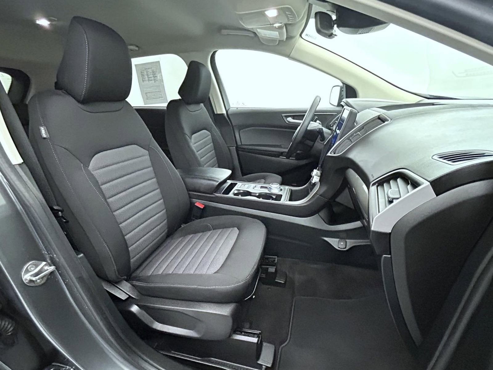 Used 2024 Ford Edge SE w/ Black Appearance Package AWD/4WD image 15