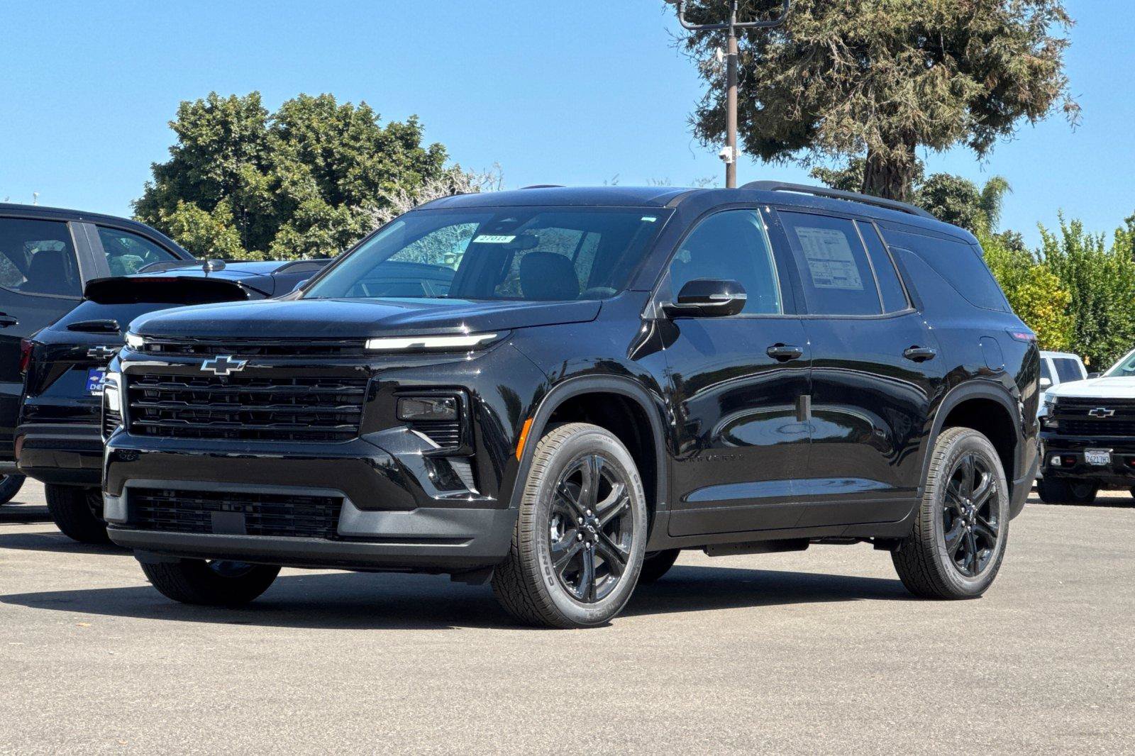 New 2027 Chevrolet Traverse LT w/ Midnight/Sport Edition FWD image 9