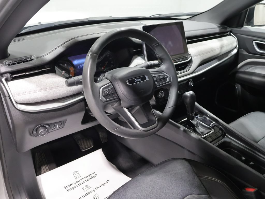 Certified 2023 Jeep Compass Latitude AWD/4WD image 17