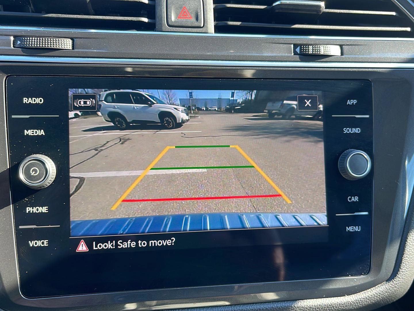 Used 2023 Volkswagen Tiguan SE w/ Panoramic Sunroof Package image 26