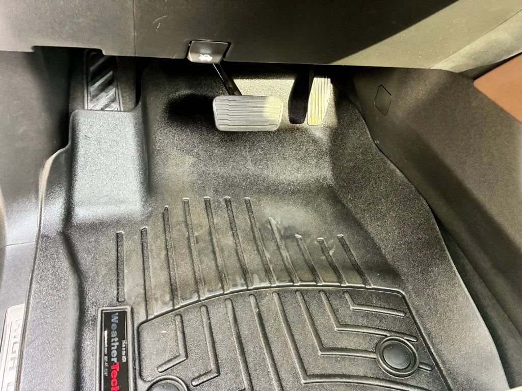 Used 2023 Chevrolet Suburban High Country image 32