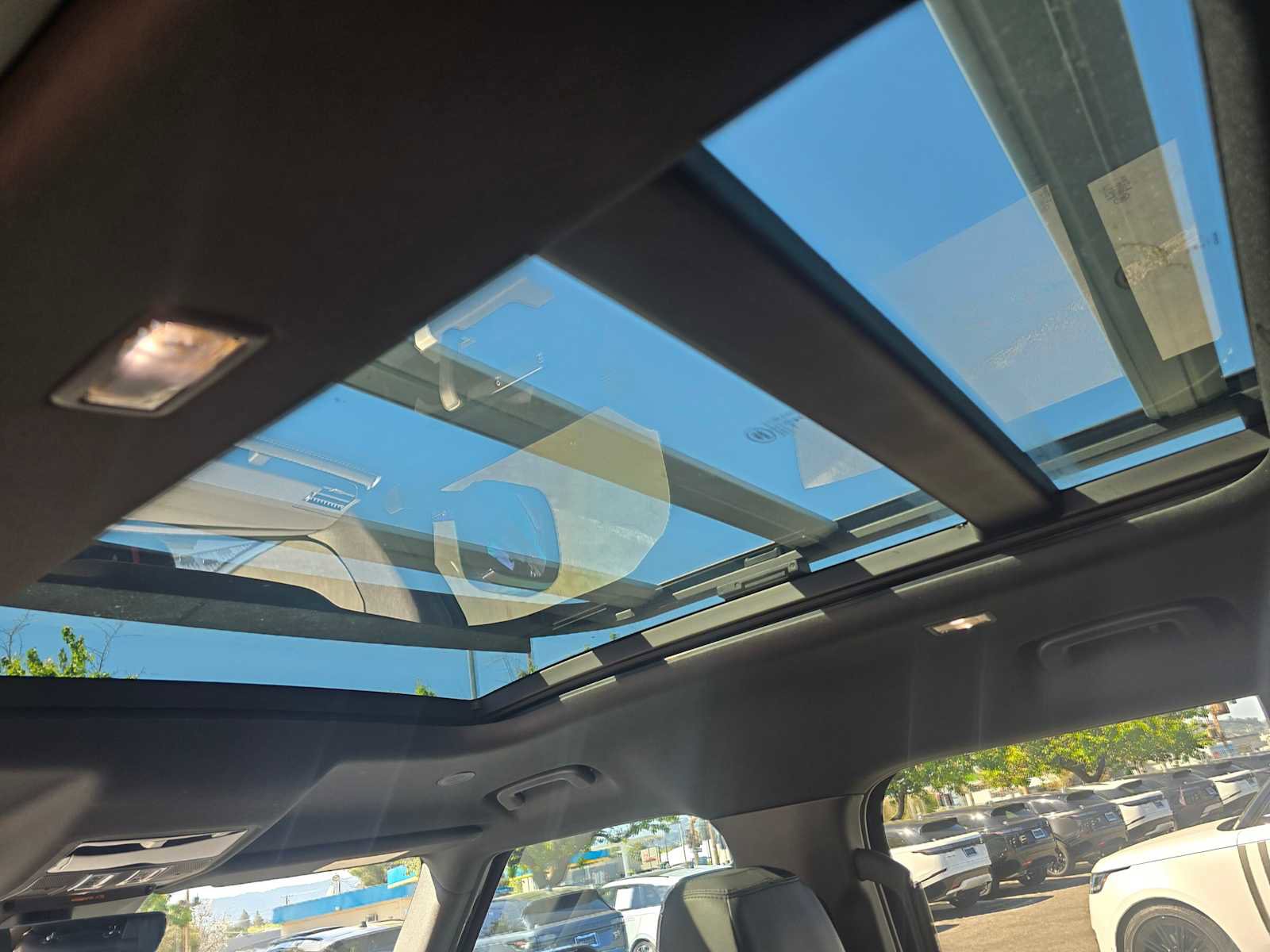 Used 2023 Land Rover Defender 130 SE image 21