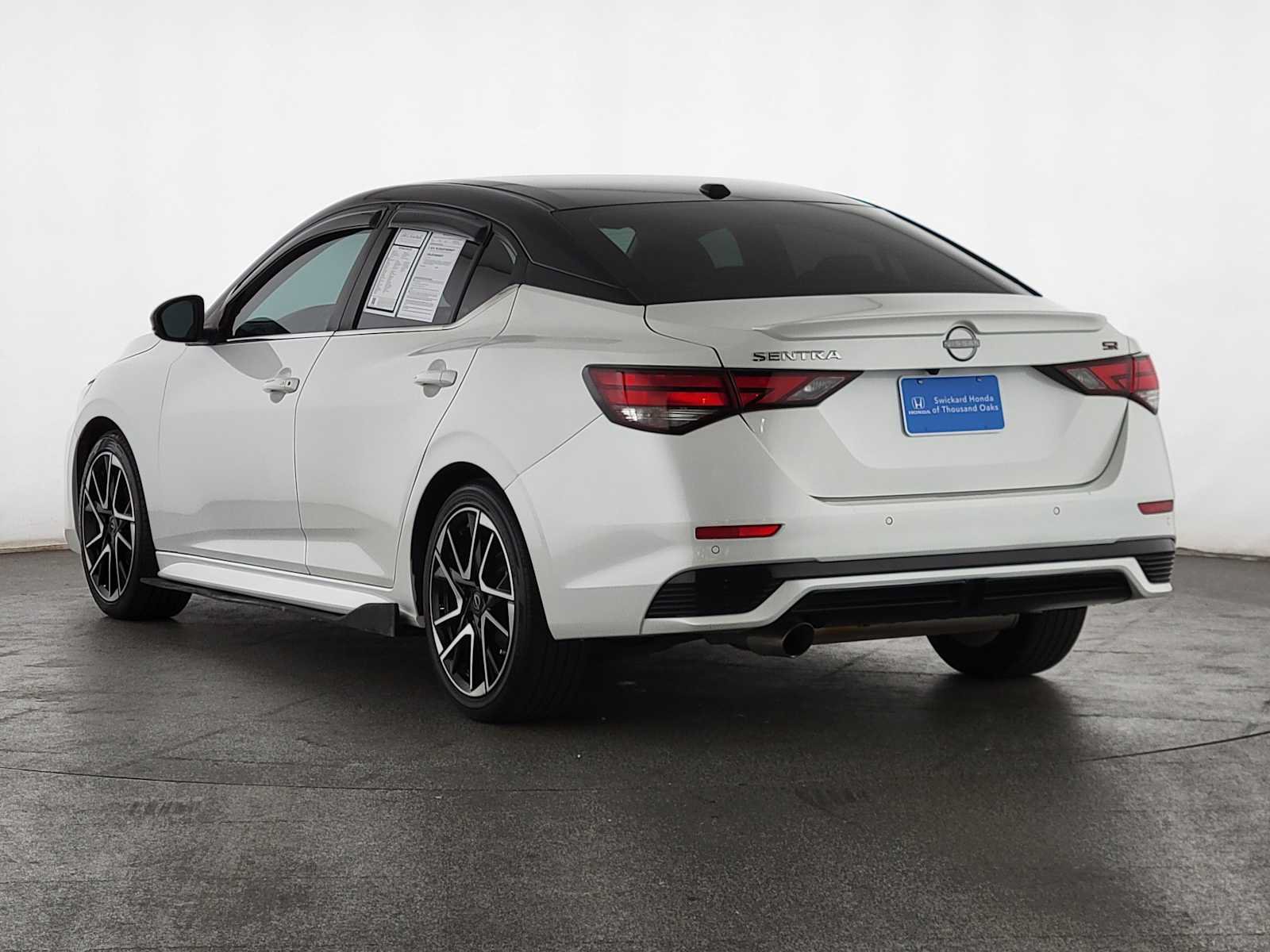 Used 2024 Nissan Sentra SR FWD image 9