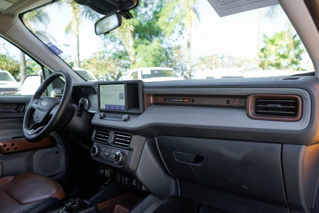 Used 2023 Ford Maverick Lariat w/ Lariat Luxury Package image 38