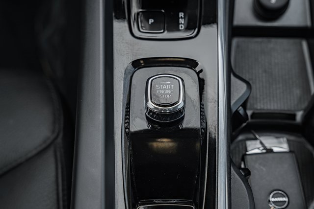 Used 2024 Volvo XC60 B5 Plus image 25