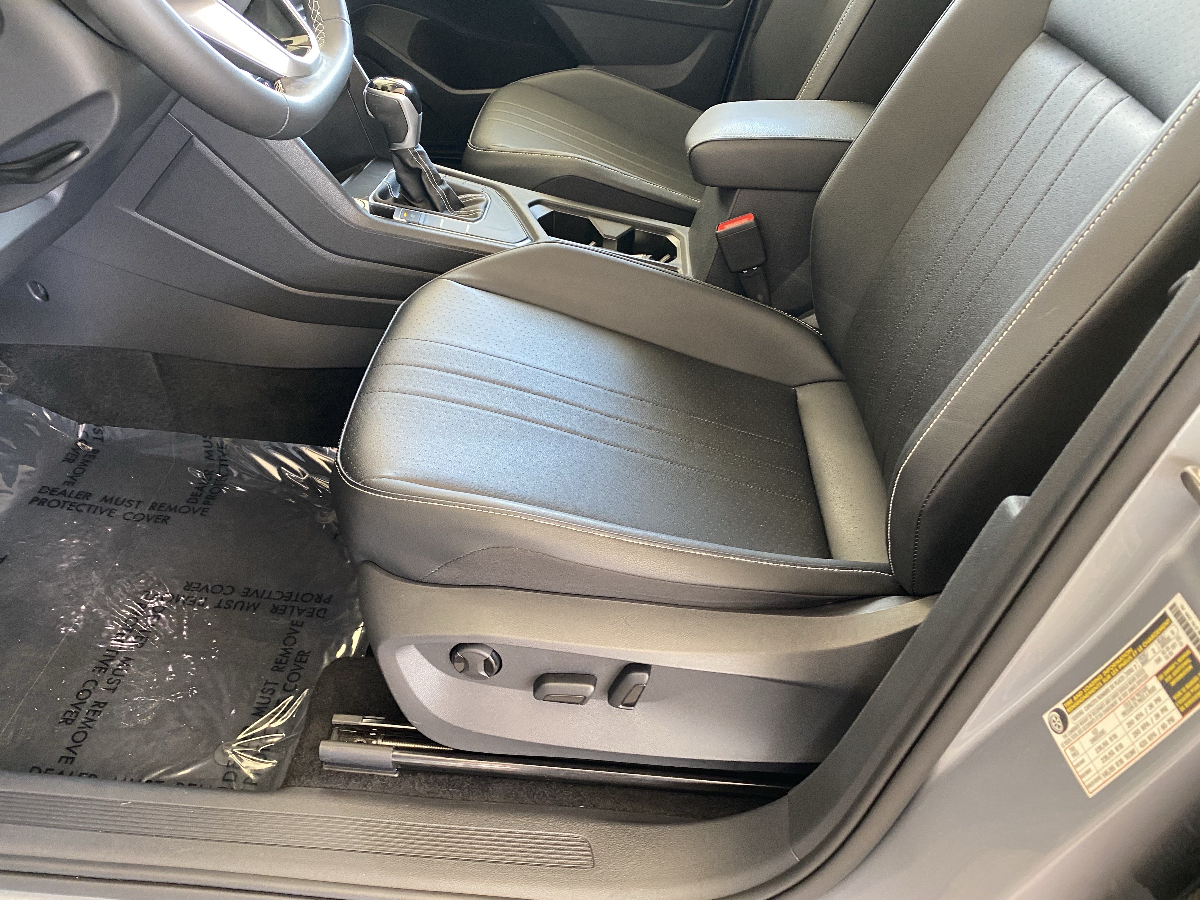 Certified 2023 Volkswagen Tiguan SE FWD image 33