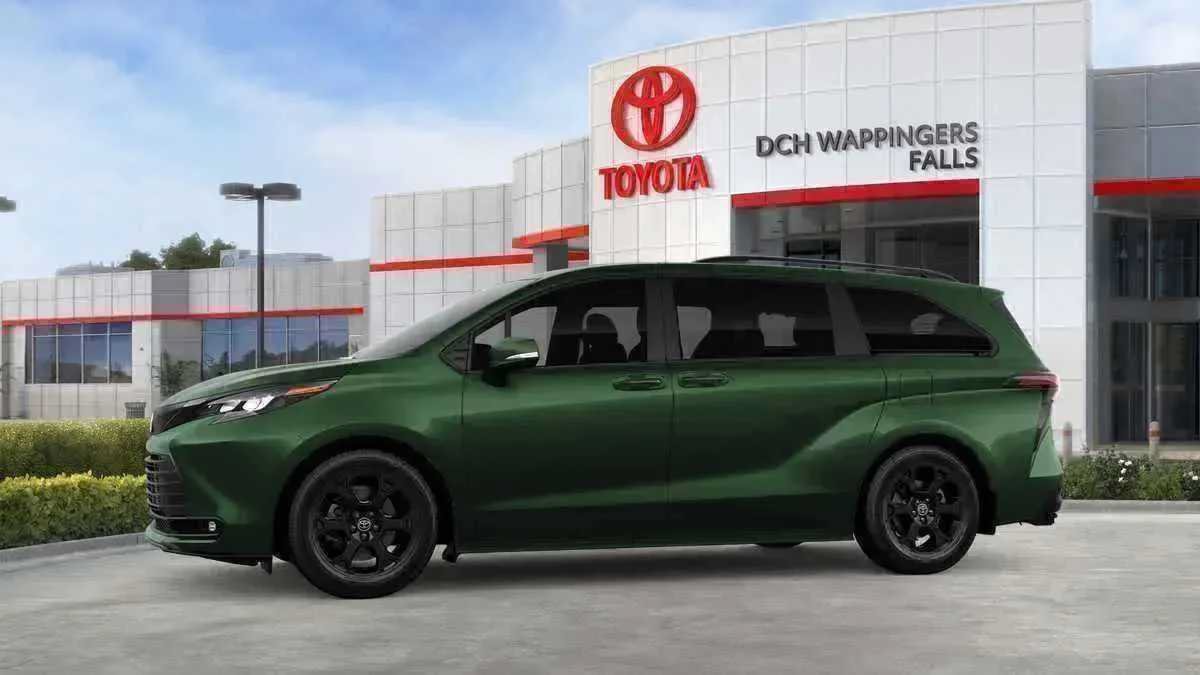 New 2026 Toyota Sienna XLE Woodland Edition AWD/4WD image 5