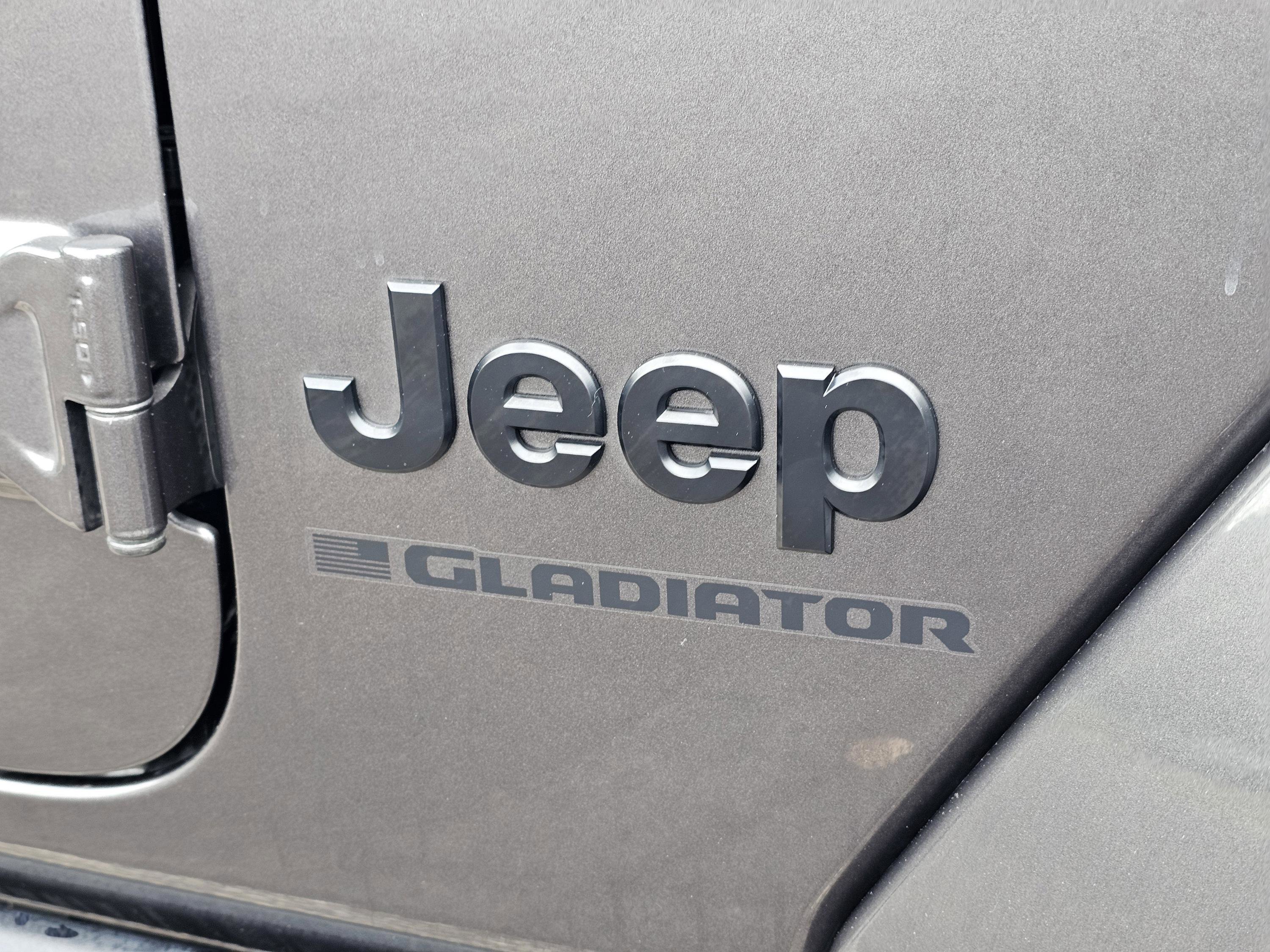 Used 2025 Jeep Gladiator Sport AWD/4WD image 7