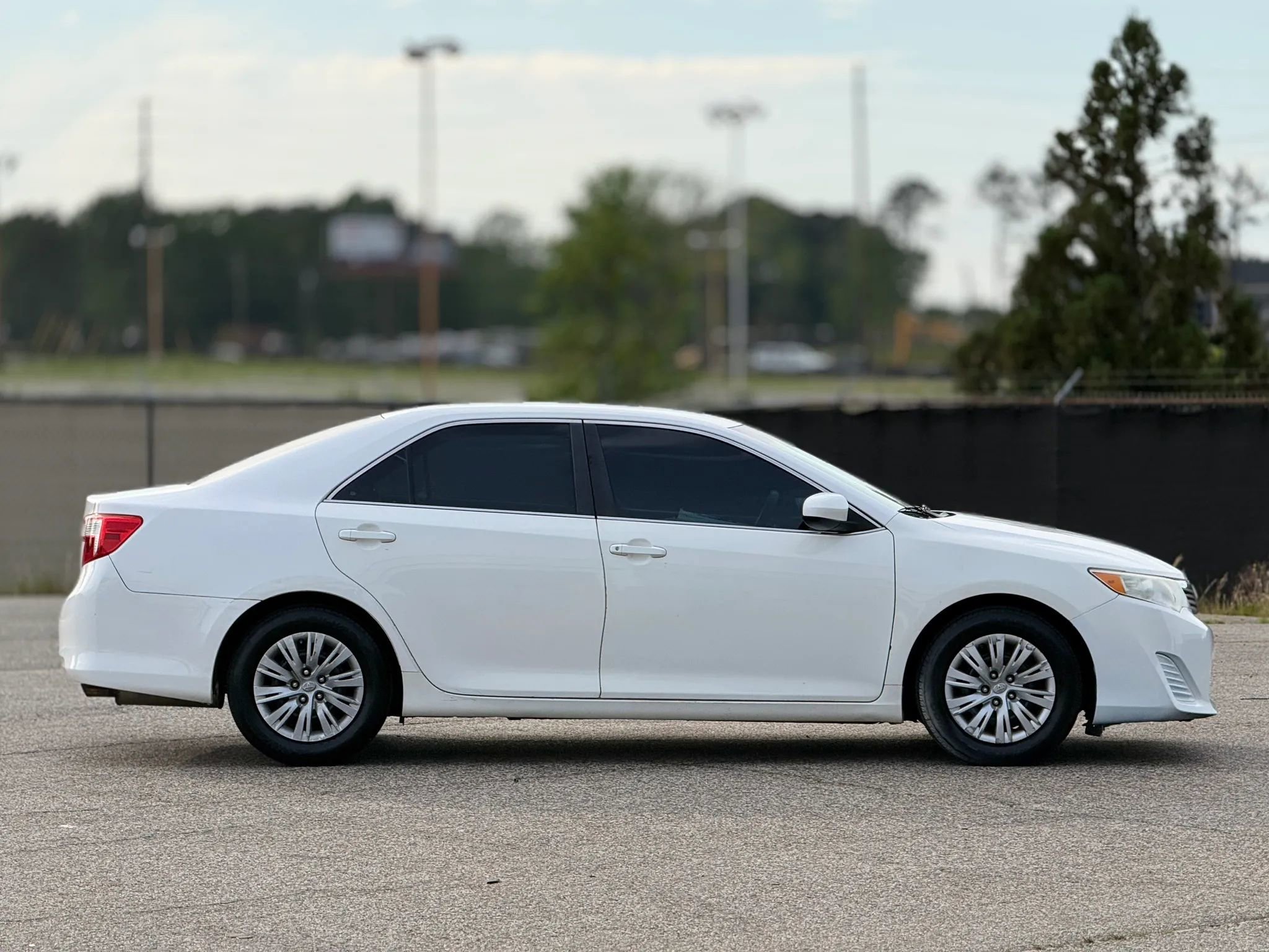 Used 2014 Toyota Camry L FWD image 7